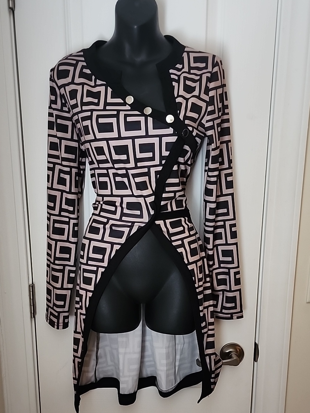 Geometric Print Long-Sleeve Wrap Dress - Pink/Black